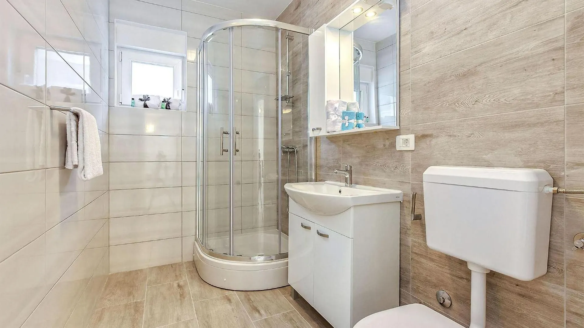 Lovely Apartment In Dramalj With Kitchen 0*,